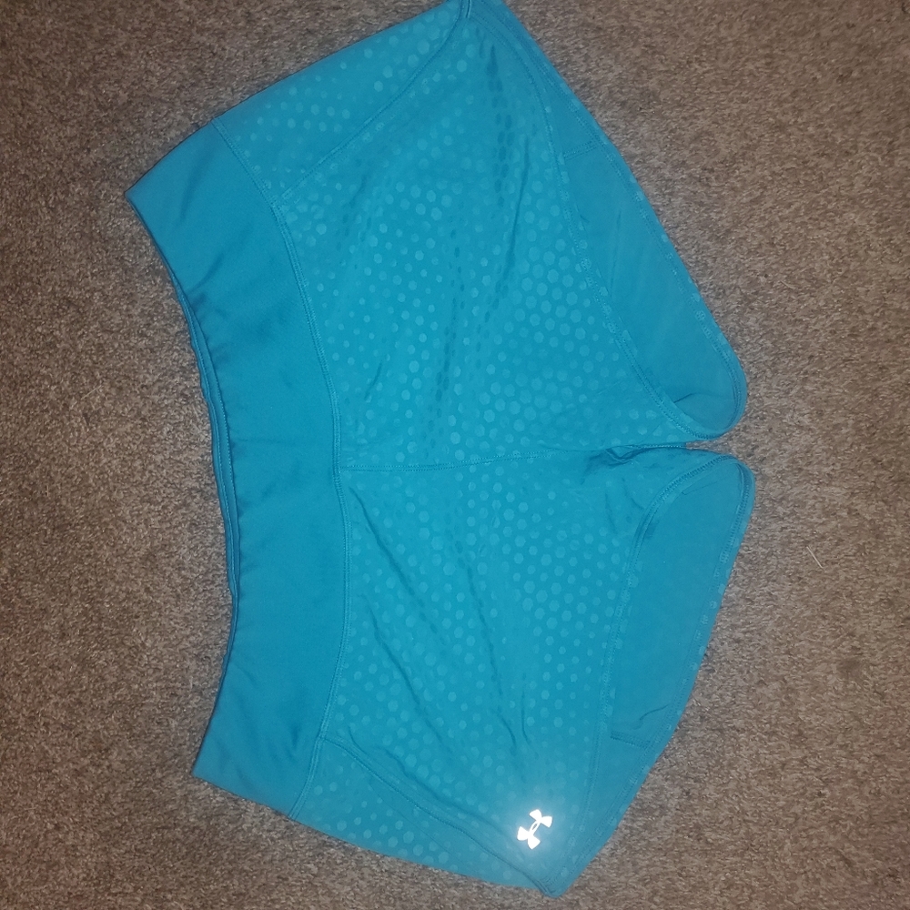Under Armour Ladies Large shorts
